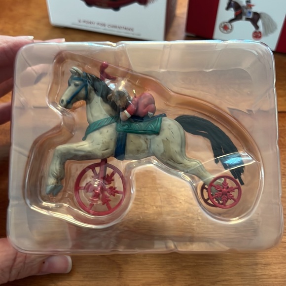 NIB 2016 A Pony for Christmas Hallmark keepsake ornament. 19th in a series. Rare - Picture 7 of 10